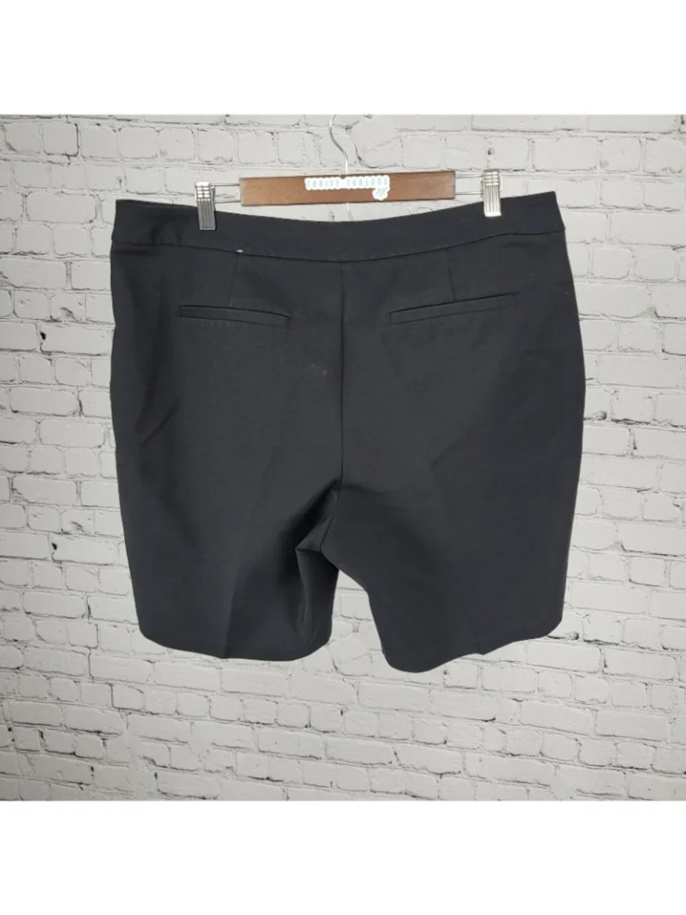 Chico's Black High Rise Stretch Slash Pockets Chino Shorts 3 US 16 (38x9)